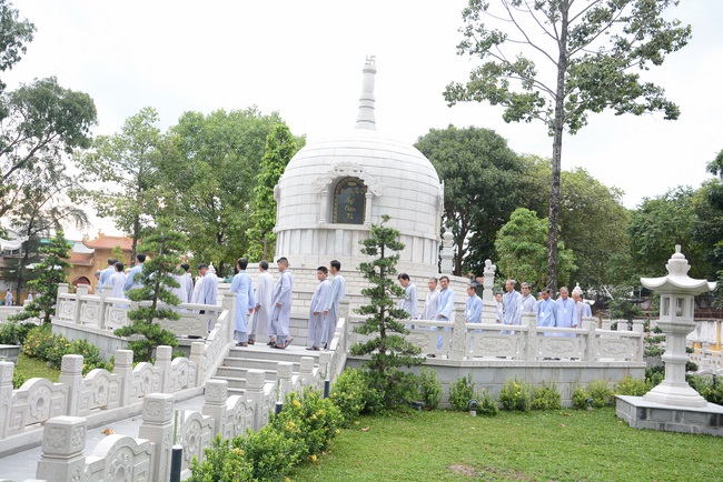 “HOW TO TAKE THE RIGHT PRAYING IN BUDDHISM” Dharma Talk in the 89th Seven-Day Retreat
